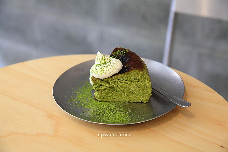 PLOT咖啡，捷運忠孝復興站咖啡廳，結合精品咖啡與自然酒，複合式藝文空間，台北東區咖啡廳，必點濕潤抹茶巴斯克蛋糕