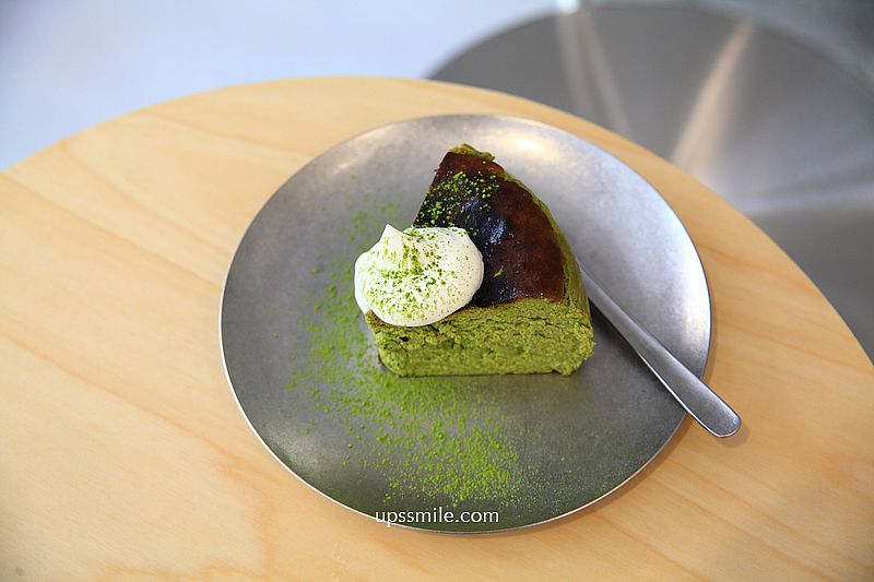 PLOT咖啡，捷運忠孝復興站咖啡廳，結合精品咖啡與自然酒，複合式藝文空間，台北東區咖啡廳，必點濕潤抹茶巴斯克蛋糕