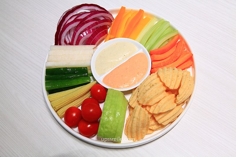 三山燒肉朝富店，輕井澤燒肉品牌，台中燒肉推薦，絕美純白建築燒肉約會聚會餐廳