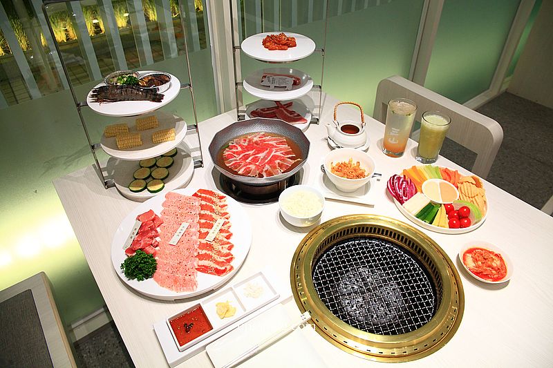 三山燒肉朝富店，輕井澤燒肉品牌，台中燒肉推薦，絕美純白建築燒肉約會聚會餐廳