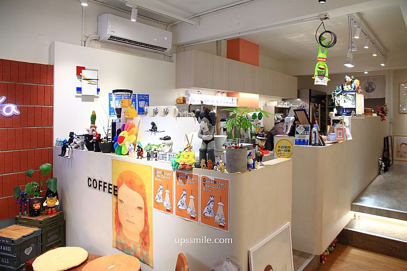 QueenReYa cafe 皇后熱壓吐司咖啡,永和樂華夜市早午餐咖啡廳,滿屋奈良美智,捷運頂溪站咖啡廳 QueenReYa cafe 皇后熱壓吐司咖啡,永和樂華夜市早午餐咖啡廳,滿屋奈良美智,捷運頂溪站咖啡廳