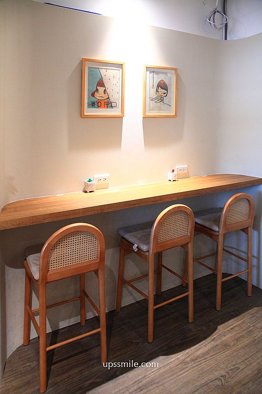 QueenReYa cafe 皇后熱壓吐司咖啡,永和樂華夜市早午餐咖啡廳,滿屋奈良美智,捷運頂溪站咖啡廳 QueenReYa cafe 皇后熱壓吐司咖啡,永和樂華夜市早午餐咖啡廳,滿屋奈良美智,捷運頂溪站咖啡廳