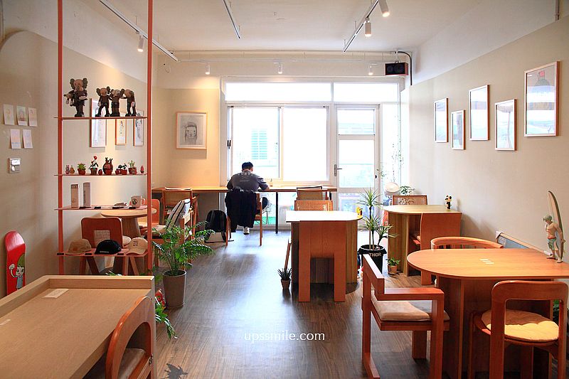 QueenReYa cafe 皇后熱壓吐司咖啡,永和樂華夜市早午餐咖啡廳,滿屋奈良美智,捷運頂溪站咖啡廳 QueenReYa cafe 皇后熱壓吐司咖啡,永和樂華夜市早午餐咖啡廳,滿屋奈良美智,捷運頂溪站咖啡廳