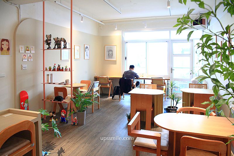 QueenReYa cafe 皇后熱壓吐司咖啡,永和樂華夜市早午餐咖啡廳,滿屋奈良美智,捷運頂溪站咖啡廳 QueenReYa cafe 皇后熱壓吐司咖啡,永和樂華夜市早午餐咖啡廳,滿屋奈良美智,捷運頂溪站咖啡廳