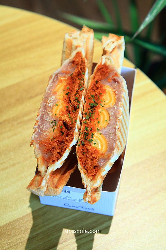 QueenReYa cafe 皇后熱壓吐司咖啡,永和樂華夜市早午餐咖啡廳,滿屋奈良美智,捷運頂溪站咖啡廳 QueenReYa cafe 皇后熱壓吐司咖啡,永和樂華夜市早午餐咖啡廳,滿屋奈良美智,捷運頂溪站咖啡廳