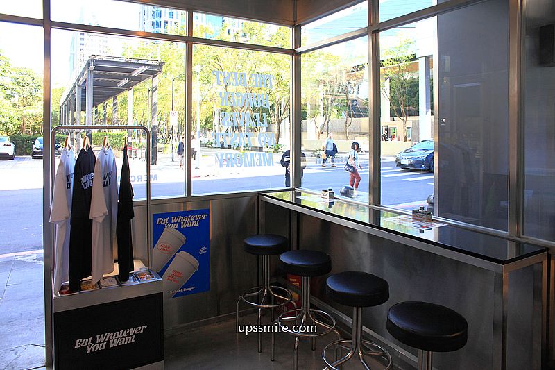 Sober & Burger,Fake Sober開漢堡店,新開幕信義區街頭漢堡專賣店,金屬未來感風格 Sober & Burger,Fake Sober開漢堡店,新開幕信義區街頭漢堡專賣店,金屬未來感風格