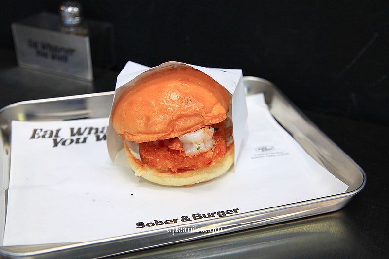 Sober & Burger,Fake Sober開漢堡店,新開幕信義區街頭漢堡專賣店,金屬未來感風格 Sober & Burger,Fake Sober開漢堡店,新開幕信義區街頭漢堡專賣店,金屬未來感風格