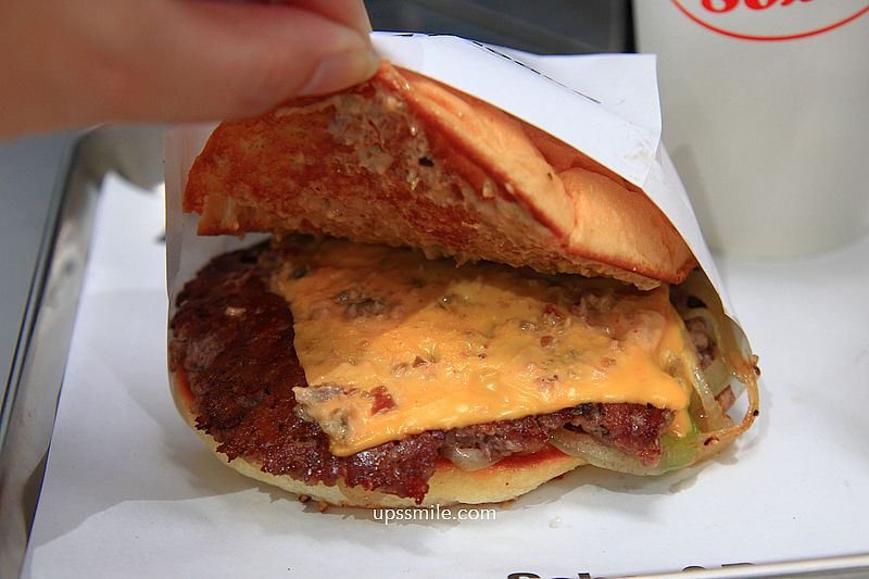 Sober & Burger,Fake Sober開漢堡店,新開幕信義區街頭漢堡專賣店,金屬未來感風格 Sober & Burger,Fake Sober開漢堡店,新開幕信義區街頭漢堡專賣店,金屬未來感風格