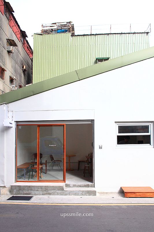 BrewBrew咖啡,捷運中山站新開幕純白木質調咖啡廳,偽出國東京咖啡廳小店,台北肉桂捲推薦 BrewBrew咖啡,捷運中山站新開幕純白木質調咖啡廳,偽出國東京咖啡廳小店,台北肉桂捲推薦