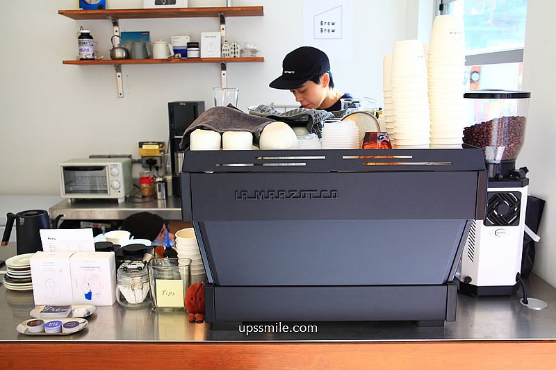 BrewBrew咖啡,捷運中山站新開幕純白木質調咖啡廳,偽出國東京咖啡廳小店,台北肉桂捲推薦 BrewBrew咖啡,捷運中山站新開幕純白木質調咖啡廳,偽出國東京咖啡廳小店,台北肉桂捲推薦