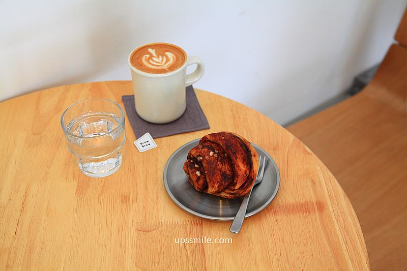 BrewBrew咖啡,捷運中山站新開幕純白木質調咖啡廳,偽出國東京咖啡廳小店,台北肉桂捲推薦 BrewBrew咖啡,捷運中山站新開幕純白木質調咖啡廳,偽出國東京咖啡廳小店,台北肉桂捲推薦