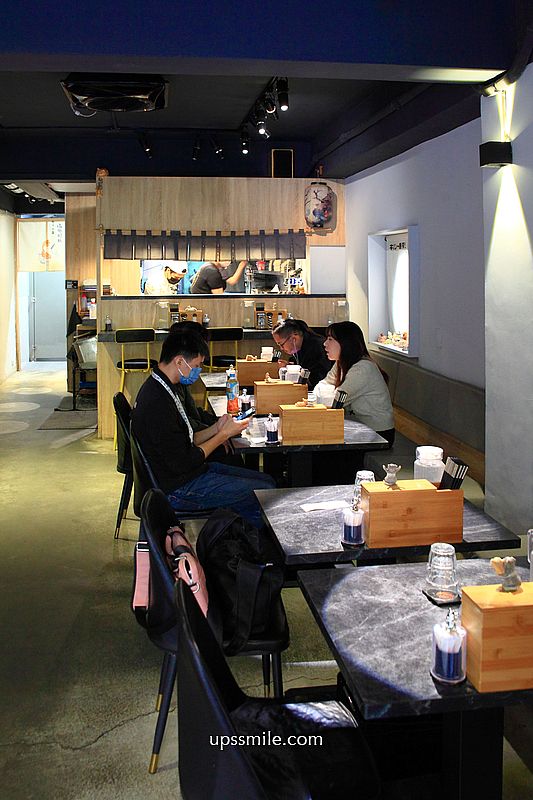 麒麟創作拉麵坊,捷運中山站拉麵專賣店,只要微笑就免費加麵拉麵店 麒麟創作拉麵坊,捷運中山站拉麵專賣店,只要微笑就免費加麵拉麵店