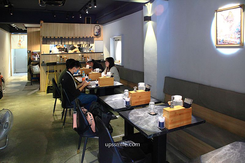 麒麟創作拉麵坊,捷運中山站拉麵專賣店,只要微笑就免費加麵拉麵店 麒麟創作拉麵坊,捷運中山站拉麵專賣店,只要微笑就免費加麵拉麵店