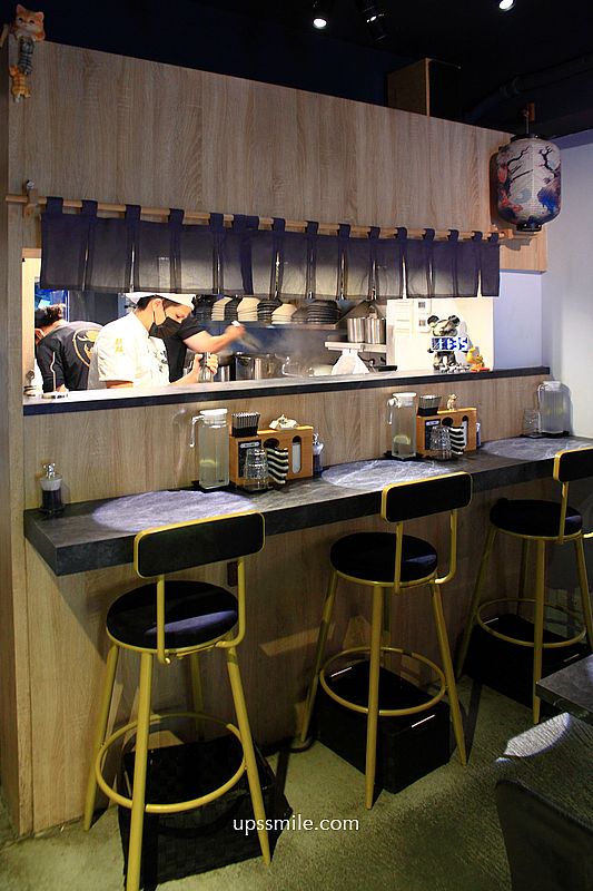 麒麟創作拉麵坊,捷運中山站拉麵專賣店,只要微笑就免費加麵拉麵店 麒麟創作拉麵坊,捷運中山站拉麵專賣店,只要微笑就免費加麵拉麵店