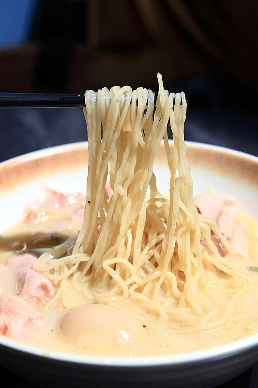 麒麟創作拉麵坊,捷運中山站拉麵專賣店,只要微笑就免費加麵拉麵店 麒麟創作拉麵坊,捷運中山站拉麵專賣店,只要微笑就免費加麵拉麵店