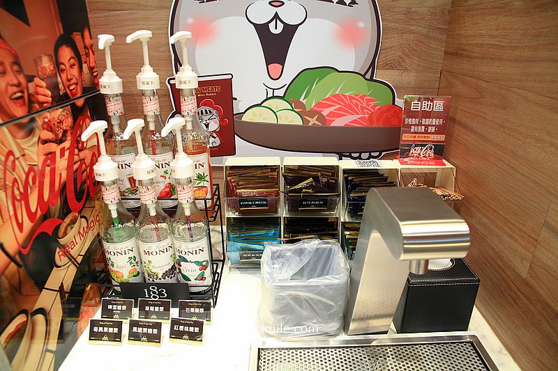 嗑肉石鍋永和民權店二代店，中永和火鍋自助吧吃到飽，必點浮誇肉瀑布，永和宵夜