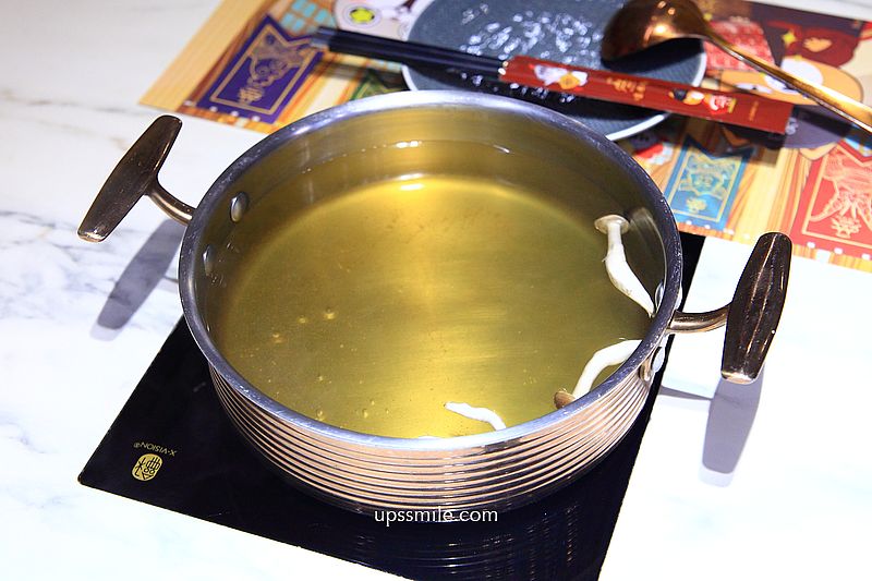 嗑肉石鍋永和民權店二代店，中永和火鍋自助吧吃到飽，必點浮誇肉瀑布，永和宵夜