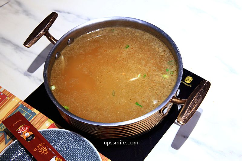 嗑肉石鍋永和民權店二代店，中永和火鍋自助吧吃到飽，必點浮誇肉瀑布，永和宵夜