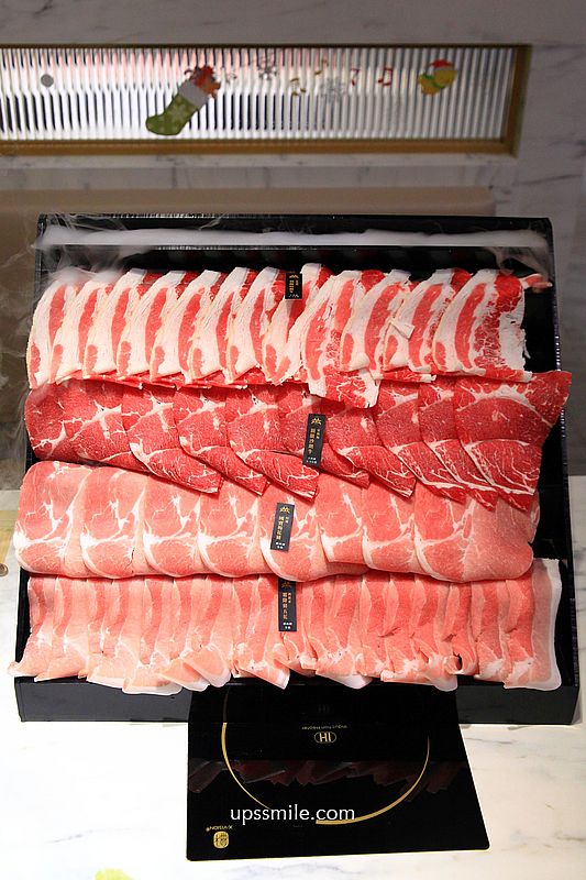 嗑肉石鍋永和民權店二代店，中永和火鍋自助吧吃到飽，必點浮誇肉瀑布，永和宵夜