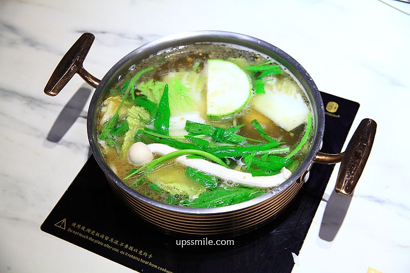 嗑肉石鍋永和民權店二代店，中永和火鍋自助吧吃到飽，必點浮誇肉瀑布，永和宵夜