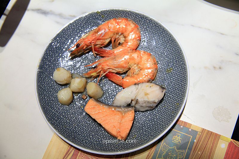 嗑肉石鍋永和民權店二代店，中永和火鍋自助吧吃到飽，必點浮誇肉瀑布，永和宵夜