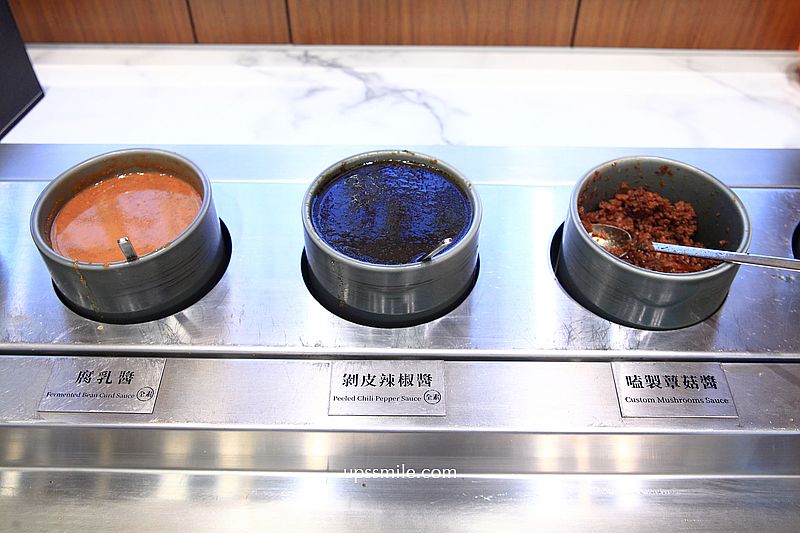 嗑肉石鍋永和民權店二代店，中永和火鍋自助吧吃到飽，必點浮誇肉瀑布，永和宵夜