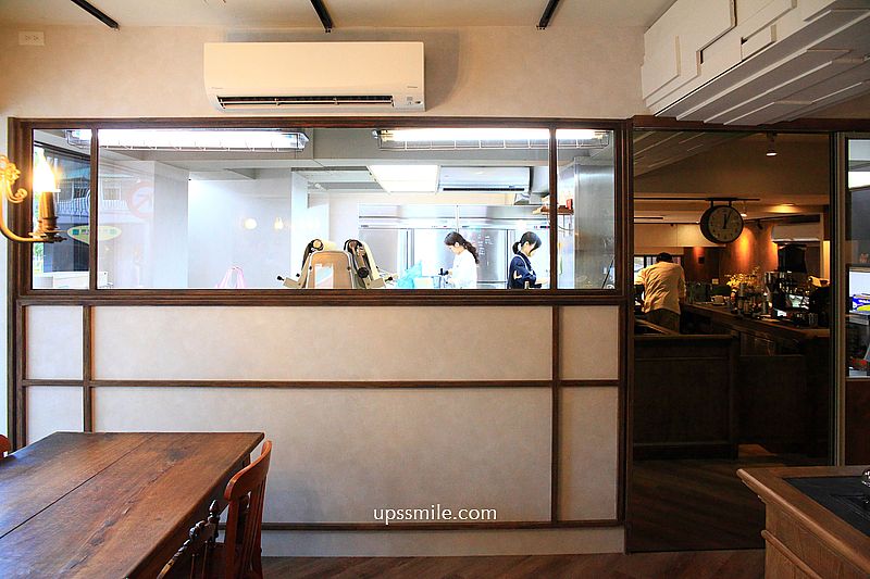 貝克宅南京店,2025搬家新店址,捷運南京復興站磚紅色咖啡廳,台北甜點戚風蛋糕推薦 貝克宅南京店,2025搬家新店址,捷運南京復興站磚紅色咖啡廳,台北甜點戚風蛋糕推薦