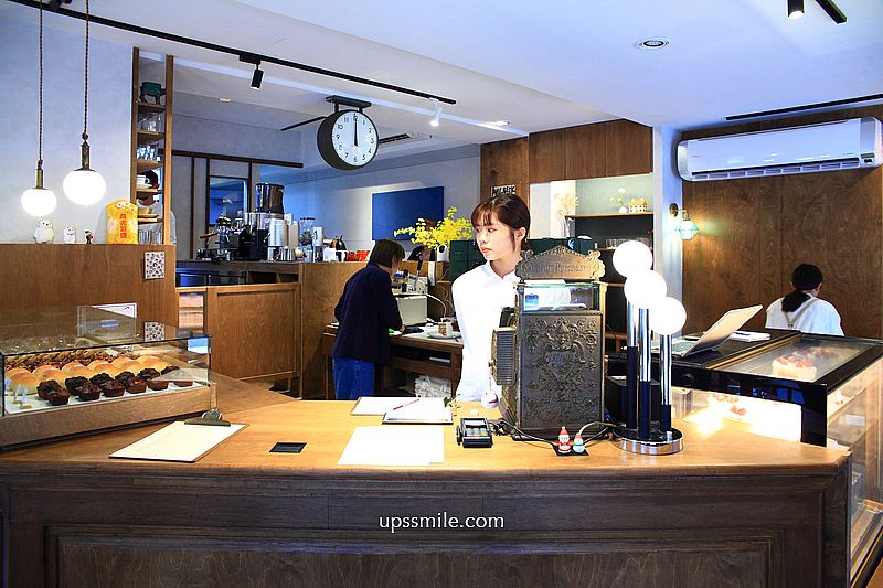 貝克宅南京店,2025搬家新店址,捷運南京復興站磚紅色咖啡廳,台北甜點戚風蛋糕推薦 貝克宅南京店,2025搬家新店址,捷運南京復興站磚紅色咖啡廳,台北甜點戚風蛋糕推薦