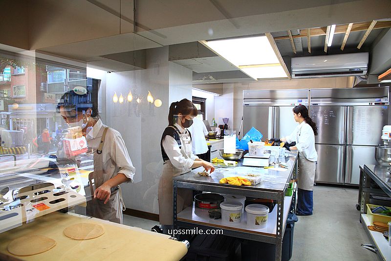 貝克宅南京店,2025搬家新店址,捷運南京復興站磚紅色咖啡廳,台北甜點戚風蛋糕推薦 貝克宅南京店,2025搬家新店址,捷運南京復興站磚紅色咖啡廳,台北甜點戚風蛋糕推薦