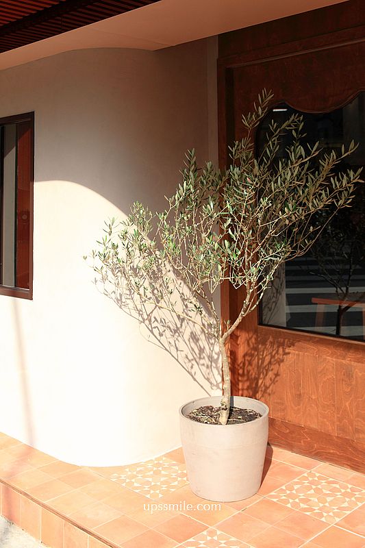 貝克宅南京店,2025搬家新店址,捷運南京復興站磚紅色咖啡廳,台北甜點戚風蛋糕推薦 貝克宅南京店,2025搬家新店址,捷運南京復興站磚紅色咖啡廳,台北甜點戚風蛋糕推薦