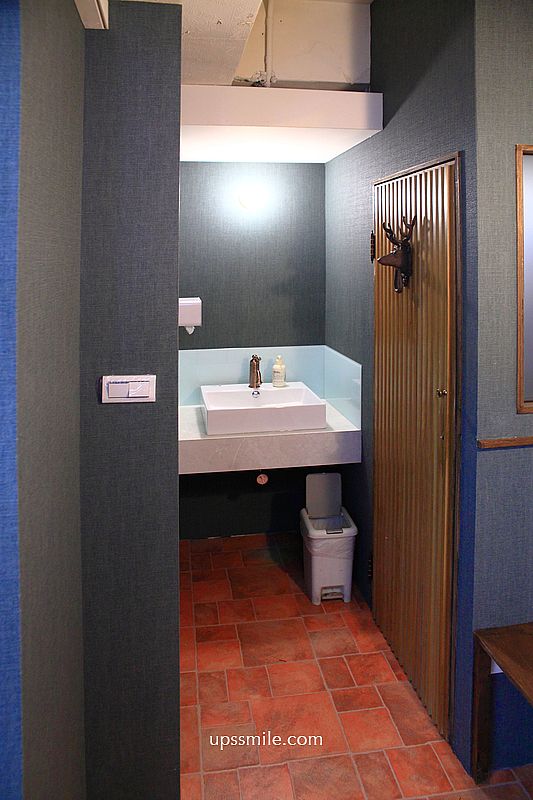 貝克宅南京店,2025搬家新店址,捷運南京復興站磚紅色咖啡廳,台北甜點戚風蛋糕推薦 貝克宅南京店,2025搬家新店址,捷運南京復興站磚紅色咖啡廳,台北甜點戚風蛋糕推薦