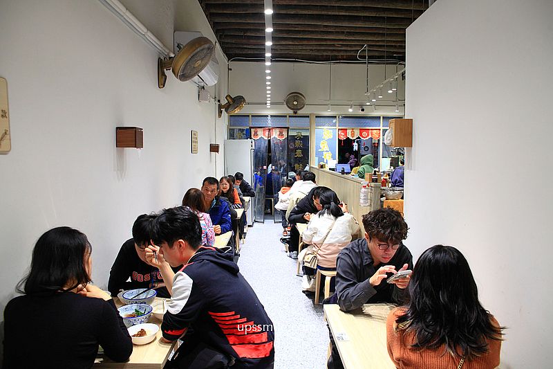 【迪化街美食】源慶鮮蚵台北迪化店，50年板橋湳雅夜市無名乾蚵插旗大稻埕，台北鮮蚵小卷米粉推薦
