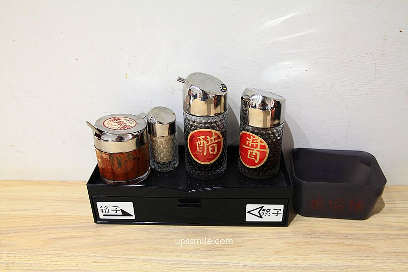 【迪化街美食】源慶鮮蚵台北迪化店，50年板橋湳雅夜市無名乾蚵插旗大稻埕，台北鮮蚵小卷米粉推薦