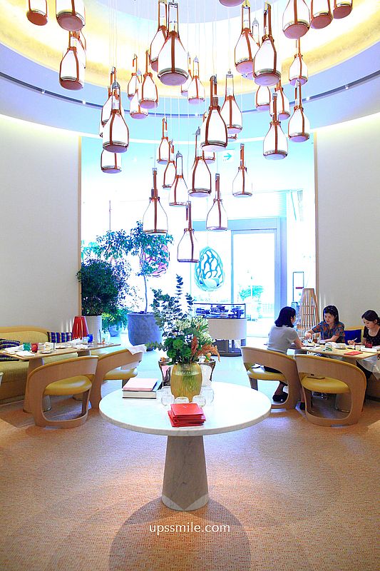 LV大阪御堂筋旗艦店 Le Café V全球首家咖啡廳，化身絕美白色船帆，青木淳操刀設計大阪咖啡廳