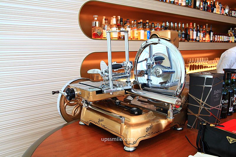 LV大阪御堂筋旗艦店 Le Café V全球首家咖啡廳，化身絕美白色船帆，青木淳操刀設計大阪咖啡廳