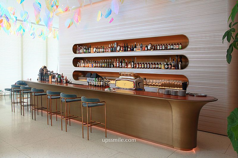 LV大阪御堂筋旗艦店 Le Café V全球首家咖啡廳，化身絕美白色船帆，青木淳操刀設計大阪咖啡廳