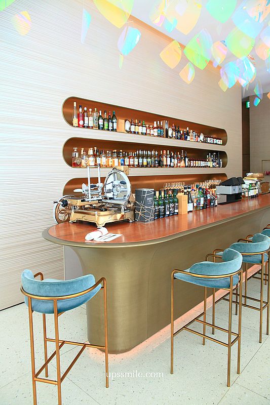 LV大阪御堂筋旗艦店 Le Café V全球首家咖啡廳，化身絕美白色船帆，青木淳操刀設計大阪咖啡廳