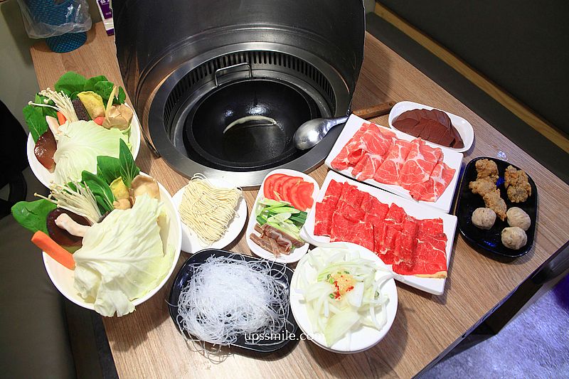 金川石頭火鍋永和竹林店，小紅莓石頭火鍋創始人二代新品牌，永和宵夜美食