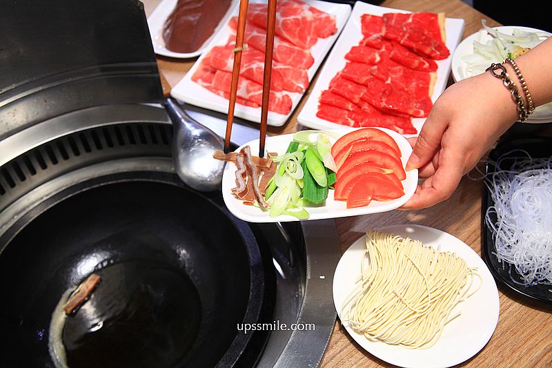 金川石頭火鍋永和竹林店，小紅莓石頭火鍋創始人二代新品牌，永和宵夜美食