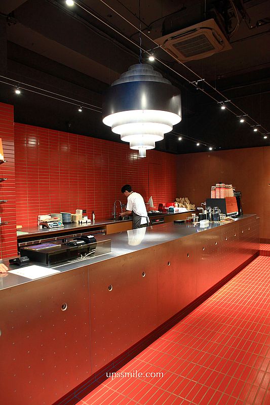 Muhei Bakery 暮黑烘焙，捷運東門站可頌專賣店2026新開幕，台北自家烘焙咖啡廳，磚紅色咖啡廳氛圍