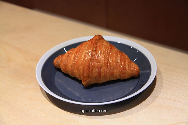 Muhei Bakery 暮黑烘焙，捷運東門站可頌專賣店2026新開幕，台北自家烘焙咖啡廳，磚紅色咖啡廳氛圍