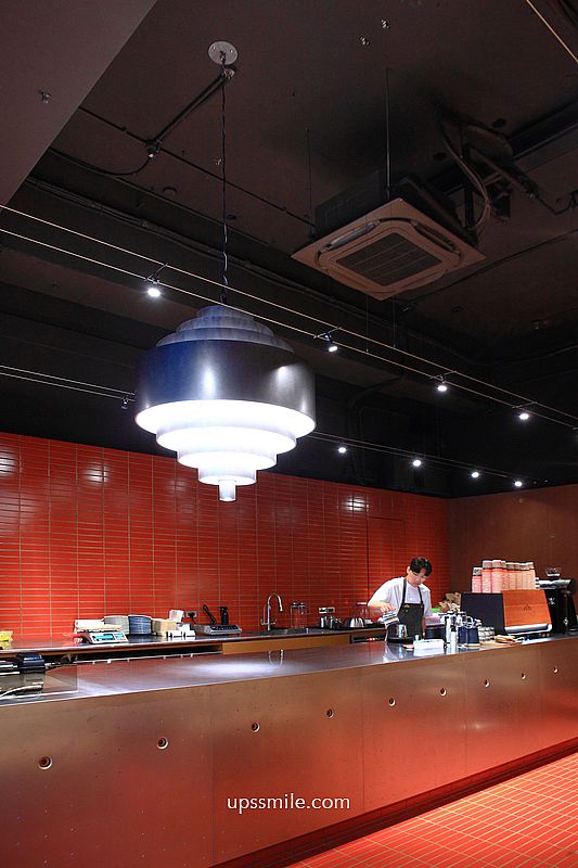 Muhei Bakery 暮黑烘焙，捷運東門站可頌專賣店2026新開幕，台北自家烘焙咖啡廳，磚紅色咖啡廳氛圍