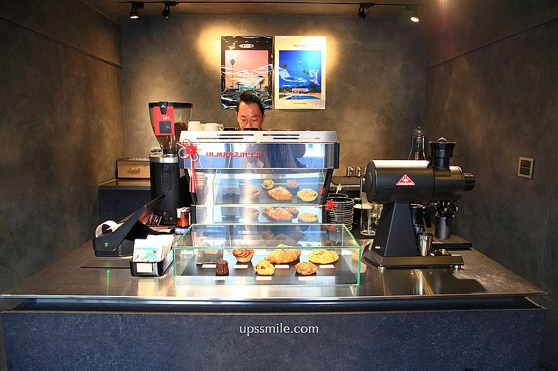 Coffee and Couple 士林站自家烘焙咖啡廳，日式街邊風格工業風咖啡廳，士林肉桂捲推薦