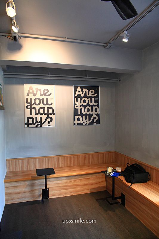 Coffee and Couple 士林站自家烘焙咖啡廳，日式街邊風格工業風咖啡廳，士林肉桂捲推薦