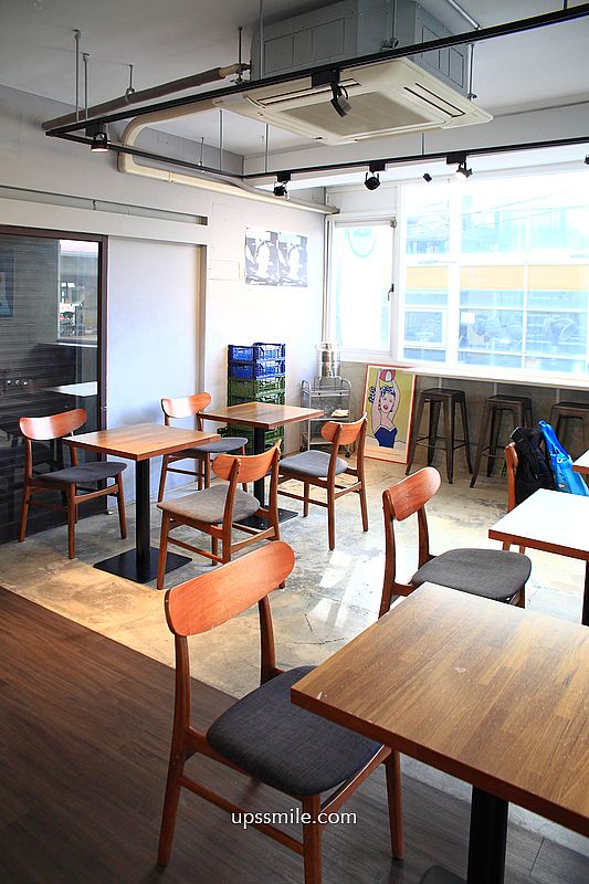 Coffee and Couple 士林站自家烘焙咖啡廳，日式街邊風格工業風咖啡廳，士林肉桂捲推薦