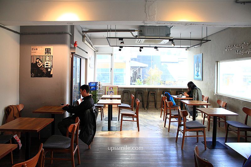 Coffee and Couple 士林站自家烘焙咖啡廳，日式街邊風格工業風咖啡廳，士林肉桂捲推薦