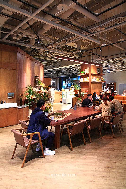 White Mist白霧時光新板傑仕堡門市，路易莎旗下新品牌，200坪複合式空間不限時早午餐咖啡廳