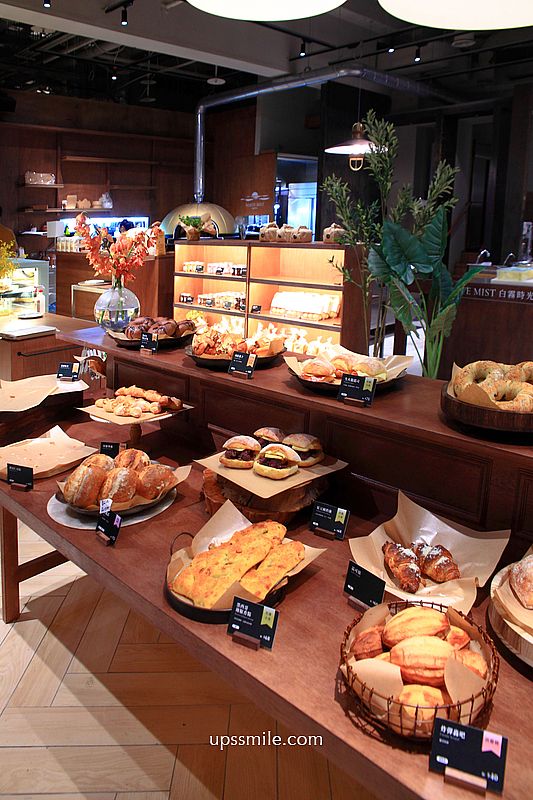 White Mist白霧時光新板傑仕堡門市，路易莎旗下新品牌，200坪複合式空間不限時早午餐咖啡廳