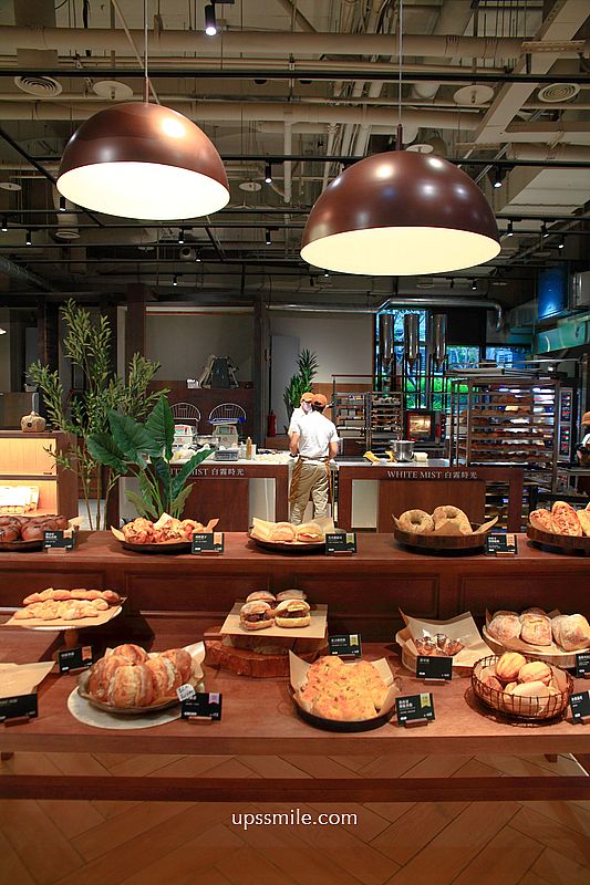 White Mist白霧時光新板傑仕堡門市，路易莎旗下新品牌，200坪複合式空間不限時早午餐咖啡廳