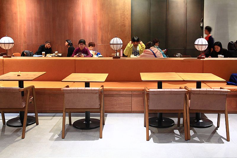 White Mist白霧時光新板傑仕堡門市，路易莎旗下新品牌，200坪複合式空間不限時早午餐咖啡廳